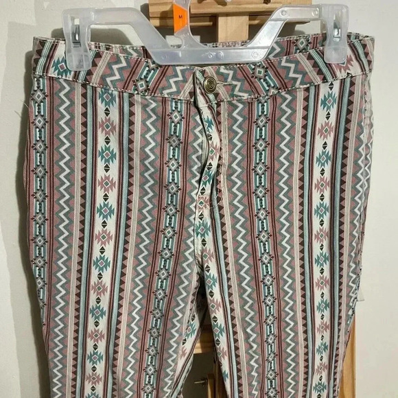 Rock & Roll Cowgirl Denim Ladies Button Bargain Bell Aztec Jeans size 30X32 - Picture 5 of 10